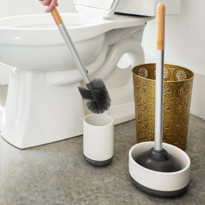 Royal Plunge Toiletten-Pümpel mit antibakterieller Keramikschale und Dry Earth-Technologie, rutschfest