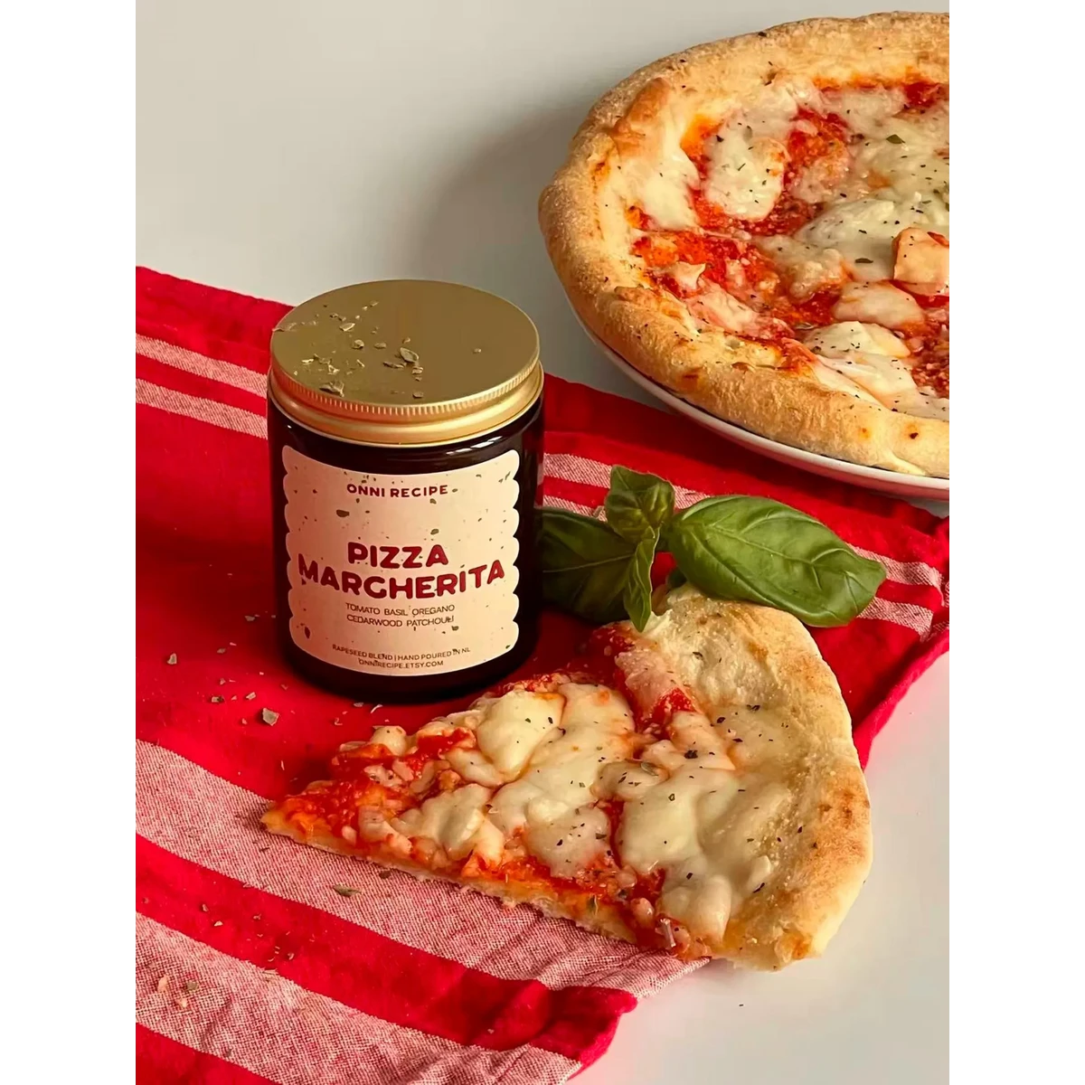 ONNI RECIPE Pizza Margherita Duftkerze Rapswachs 170ml Braunglas