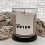 Duftkerze „Mama Pause“ – Zirbe, Rapswachs, Glas mit Holzdeckel