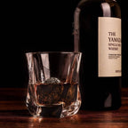 ROCKS Connoisseur’s Whiskey Geschenkset – Twist Kristallgläser & 6 Granit Kühlsteine in Goldfolien-Box