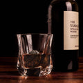 ROCKS Connoisseur’s Whiskey Geschenkset – Twist Kristallgläser & 6 Granit Kühlsteine in Goldfolien-Box