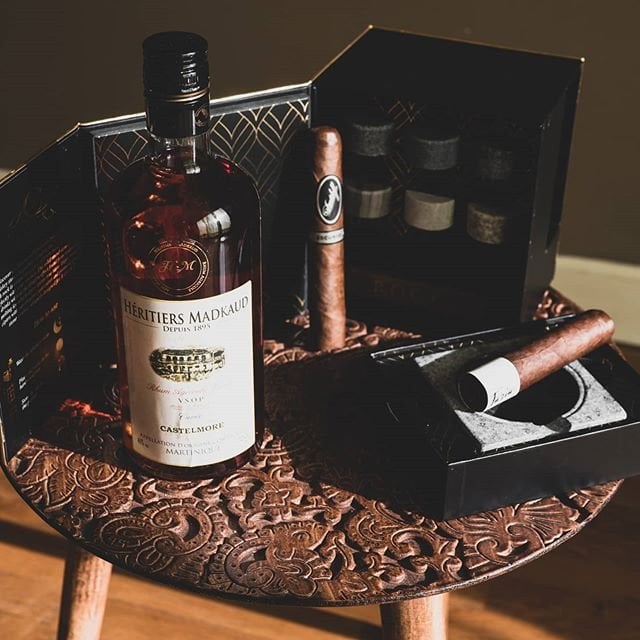 ROCKS™ Gentleman’s Whiskey & Cigar Geschenkset – Granit Aschenbecher, Cutter & 6 Kühlsteine