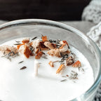 Duftkerze „Wenn ich brenne, ist Feierabend“ – Orange & Thymian, Rapswachs, Glas mit Holzdeckel