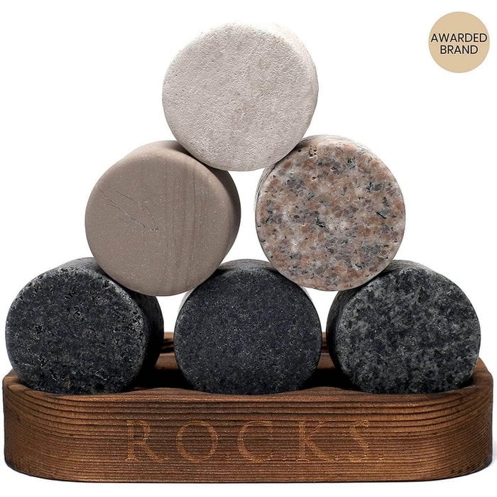 ROCKS Connoisseur’s Whiskey Geschenkset – Twist Kristallgläser & 6 Granit Kühlsteine in Goldfolien-Box