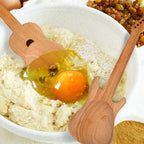 Beech Wood + Rockin Guitar Salad Servers Kikkerland Bild 1