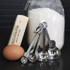 Guitar Measuring Spoons Kikkerland Bild 1