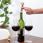Wine Stopper + Waiter Kikkerland Bild 1