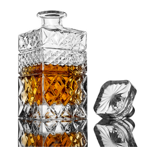 ROCKS™ Whiskey Decanter Geschenkset – 650 ml Karaffe, 2 Kristallgläser & 6 Granit Kühlsteine